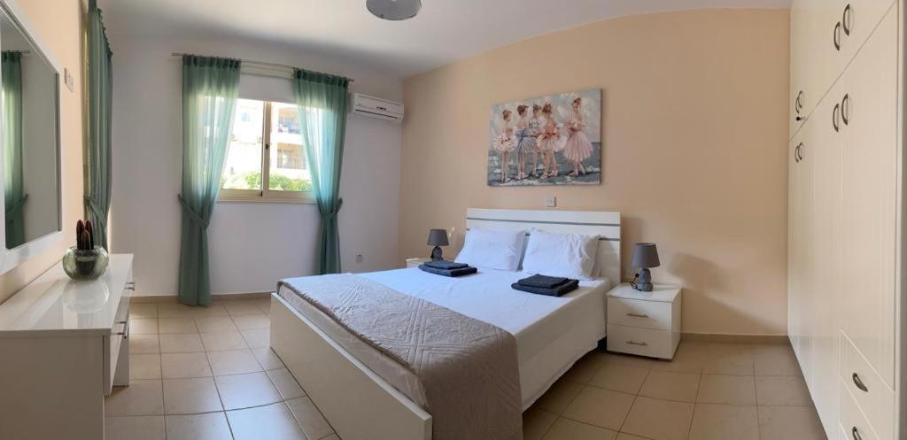 Royal Seacrest Residence Πάφος Εξωτερικό φωτογραφία